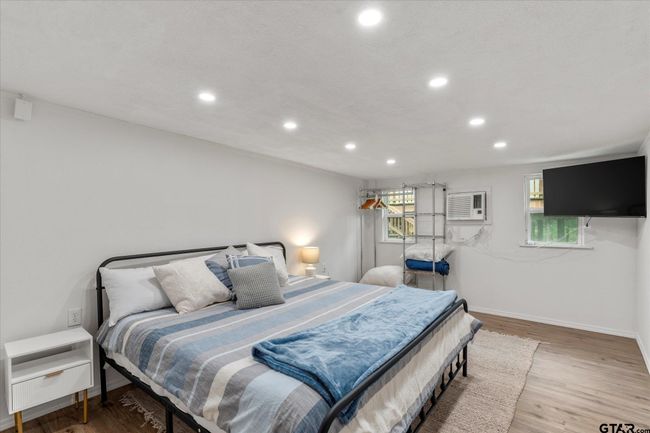 230 W Sesame St, House other with 3 bedrooms, 2 bathrooms and null parking in Karnack TX | Image 40