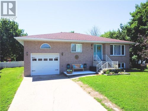 17 Draper St E, Little Current, ON, P0P1K0 | Card Image