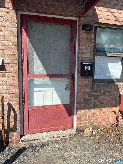 93-89-91 Jetland Pl, Bridgeport, CT, 06605 | Card Image
