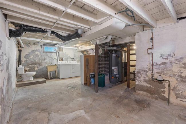 Additional storage area | Image 17