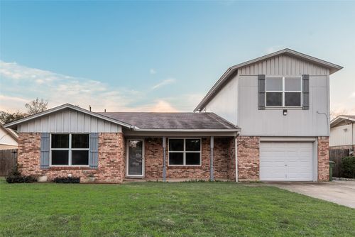 1017 Calcutta St, Hurst, TX, 76053-4751 | Card Image