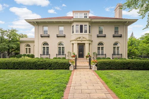 2400 Pillsbury Ave S, Minneapolis, MN, 55404-3220 | Card Image