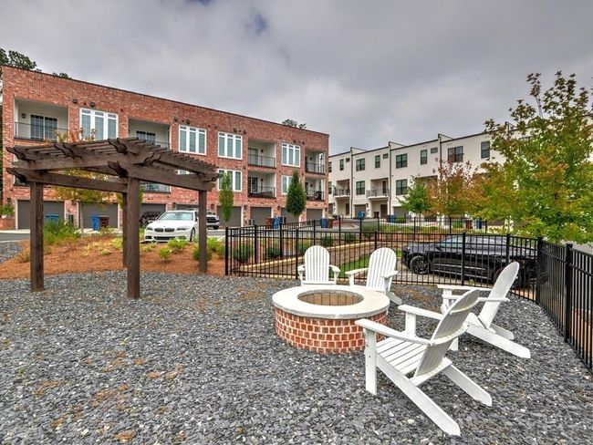 155 Devore Rd, Condo with 2 bedrooms, 1 bathrooms and 1 parking in Alpharetta GA | Image 51