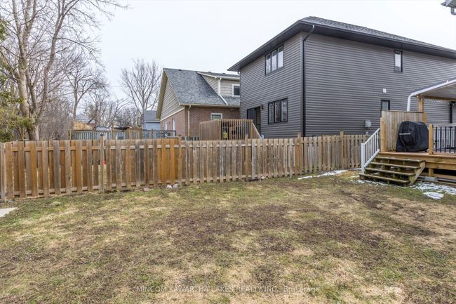 660 Romaine St, House other with 4 bedrooms, 2 bathrooms and 2 parking in Peterborough ON | Image 42