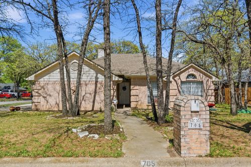 705 Oak Park Dr, Azle, TX, 76020-4820 | Card Image