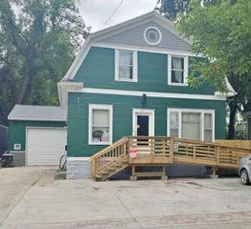 1122 4th Ave N, Fargo, ND, 58102-4304 | Card Image