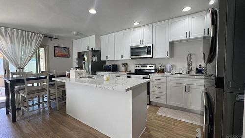 8741 Wahl St, Santee, CA, 92071-3352 | Card Image