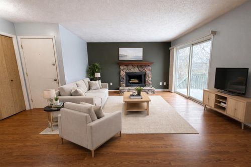 apt-126b-907 Registry Dr, Grand Ledge, MI, 48837-1362 | Card Image