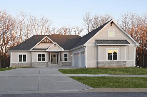 W252N5592 Crescent Hill Drive, Sussex, WI, 53089 | Card Image