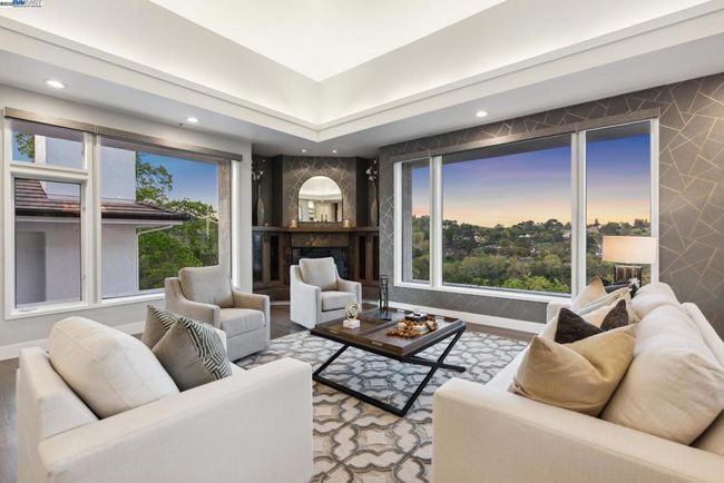 Formal living room | Image 7