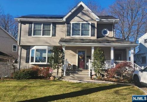 51 Momar Dr, Bergenfield, NJ, 07621-1418 | Card Image