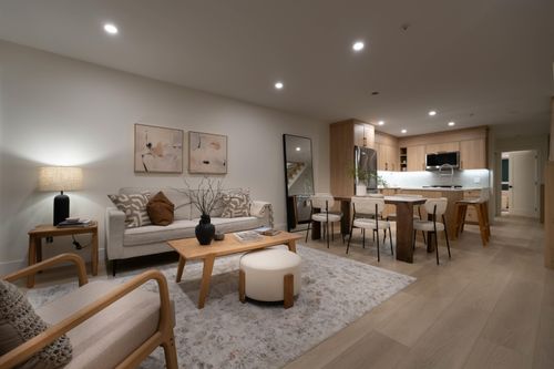 3350 Cobblestone Ave, Vancouver, BC, V5S4S4 | Card Image