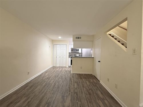 apt-107-2100 Wilcrest Dr, Houston, TX, 77042-2643 | Card Image