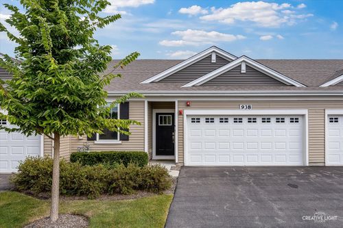 938 Darwin St, North Aurora, IL, 60542-1070 | Card Image