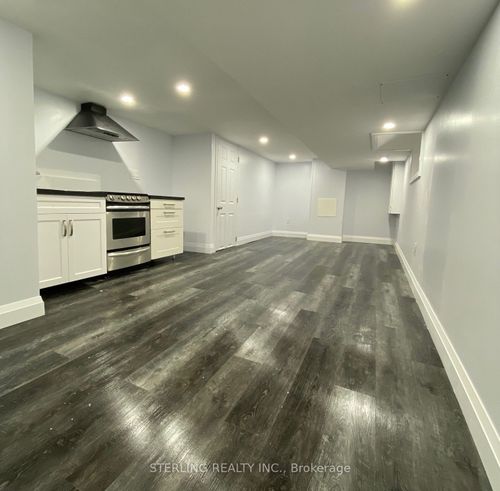 79 Nassau St, Oshawa, ON, L1J4A3 | Card Image