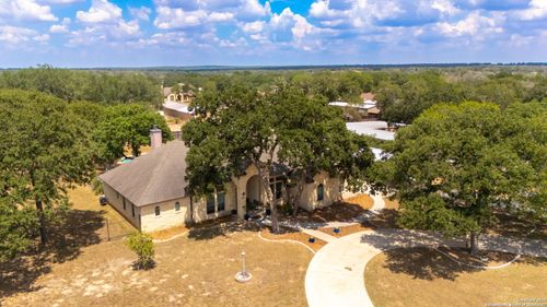 133 Copper Ridge Dr, La Vernia, TX, 78121-4794 | Card Image