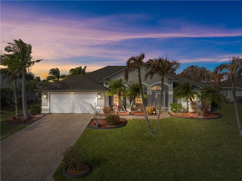 5648 Riverboat Cir Sw, Vero Beach, FL, 32968-7517 | Card Image