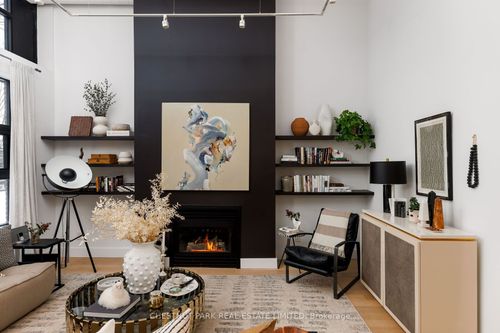 313-90 Sumach St, Toronto, ON, M5A4R4 | Card Image