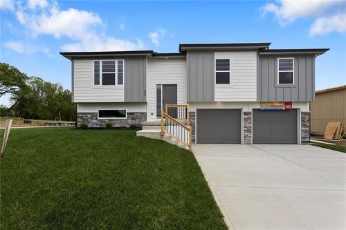 655 S Ranson Pl, Independence, MO, 64050 | Card Image
