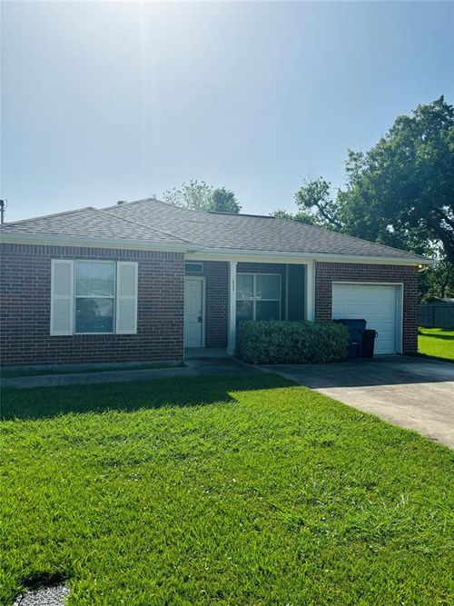111 S Fulton St, Texas City, TX, 77591-3810 | Card Image