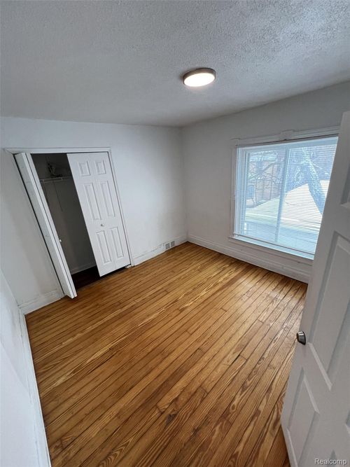 108 N Normal St, Ypsilanti, MI, 48197-2711 | Card Image