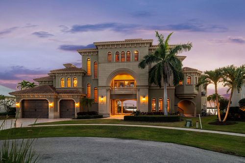 950 Giralda Ct, MARCO ISLAND, FL, 34145-6826 | Card Image