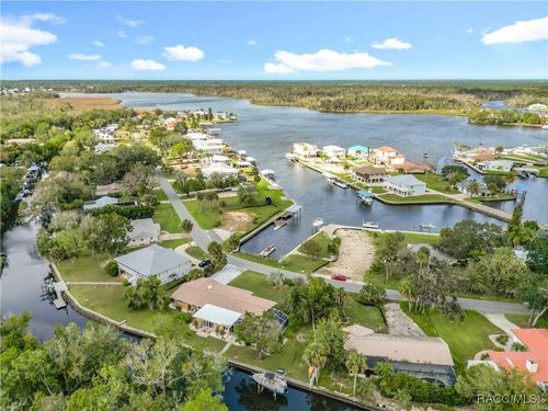 2160 N Watersedge Dr, Crystal River, FL, 34429-5271 | Card Image