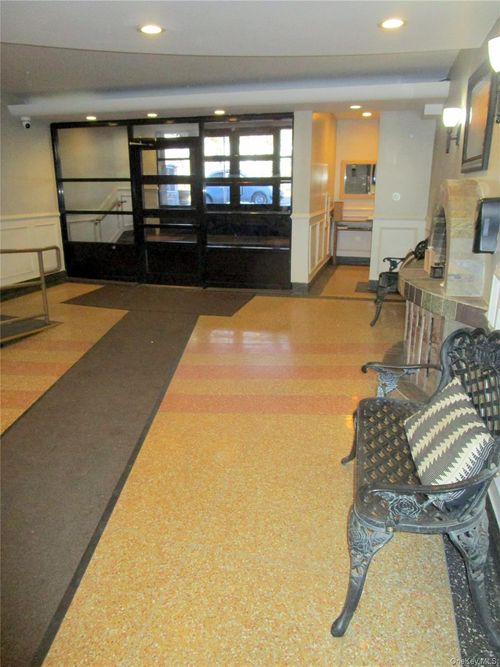 apt-6a-595 Mclean Ave, Yonkers, NY, 10705-4649 | Card Image