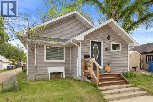 525 4 Ave Se, Medicine Hat, AB, T1A2N7 | Card Image