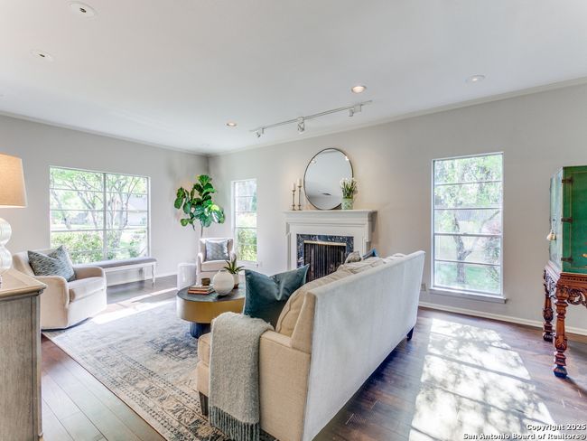 206 Sir Arthur Ct, House other with 4 bedrooms, 4 bathrooms and null parking in Castle Hills TX | Image 7