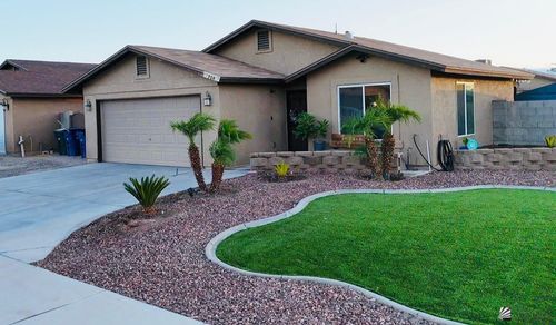 3704 S Laura Way, Yuma, AZ, 85365-7411 | Card Image