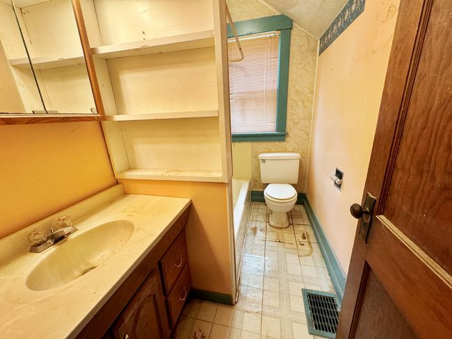 211 N 5 Th St, House other with 3 bedrooms, 1 bathrooms and 6 parking in Chatsworth IL | Image 10