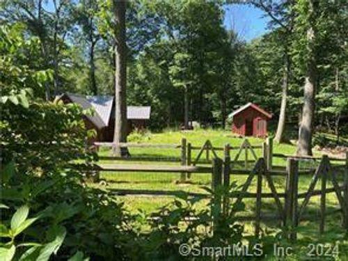 524 Barrack Hill Rd, Ridgefield, CT, 06877-2330 | Card Image