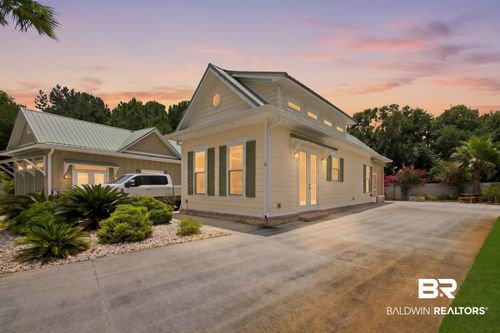 11901 Gateway Dr, Elberta, AL, 36530-4407 | Card Image