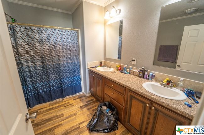 Secondary Bathroom | Image 21