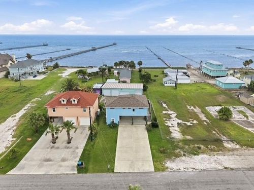 1306 S Magnolia St, Rockport, TX, 78382-2240 | Card Image