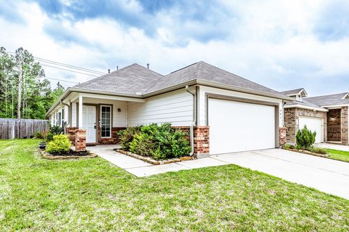 207 Black Bear Dr, Huntsville, TX, 77320-2162 | Card Image