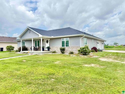1302 Clairmont Cir, Sergeant Bluff, IA, 51054-6508 | Card Image