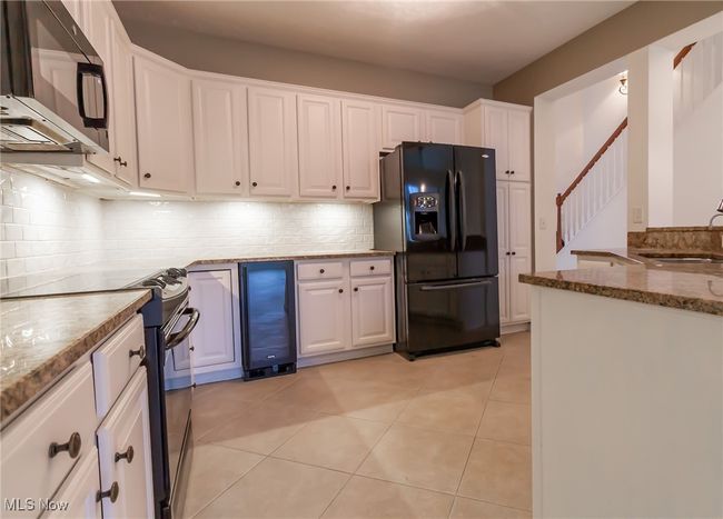 507 Vintage Pt, Condo with 3 bedrooms, 3 bathrooms and null parking in Avon Lake OH | Image 11