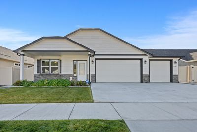 14608 E Caprio Ave, Home with 3 bedrooms, 2 bathrooms and null parking in Spokane Valley WA | Image 1