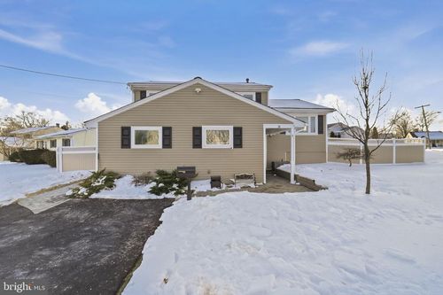 38 Vine Way, BORDENTOWN, NJ, 08505-2736 | Card Image