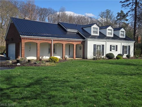 15 Wintergreen Hill Dr, Painesville, OH, 44077-5327 | Card Image