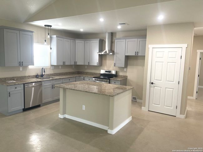 2 - 25617 Campbellton Rd, House other with 3 bedrooms, 2 bathrooms and null parking in San Antonio TX | Image 7