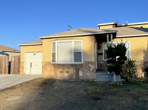 1118 S Exmoor Ave, Compton, CA, 90220-4424 | Card Image