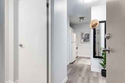 1114-4944 Dalton Dr Nw, Calgary, AB, T3A2E6 | Card Image