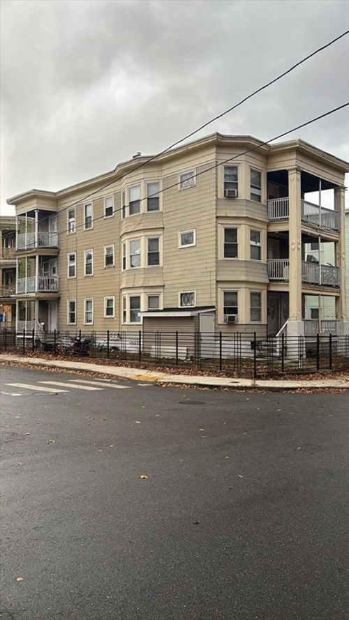 79-77 Shawsheen Rd, Lawrence, MA, 01843-1835 | Card Image