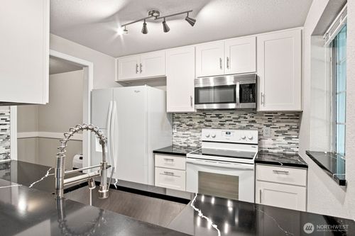 e103-15433 Country Club Dr, Mill Creek, WA, 98012-1579 | Card Image
