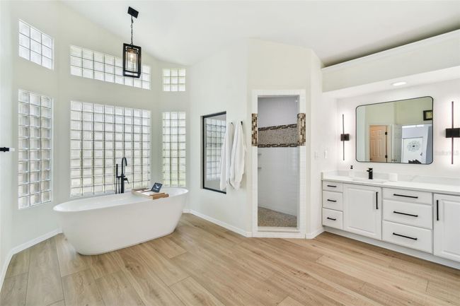 17515 Edinburgh Dr, House other with 4 bedrooms, 4 bathrooms and null parking in Tampa FL | Image 37