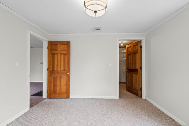 934 Matianuck Ave, House other with 3 bedrooms, 1 bathrooms and 4 parking in Windsor CT | Image 16