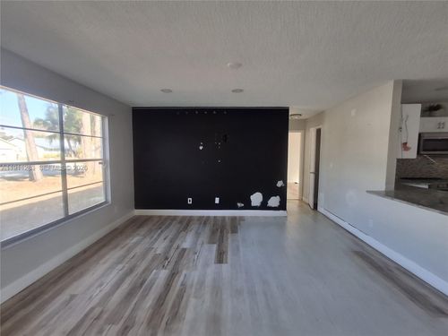 1581 Se Sutton St, Port St. Lucie, FL, 34983-3722 | Card Image